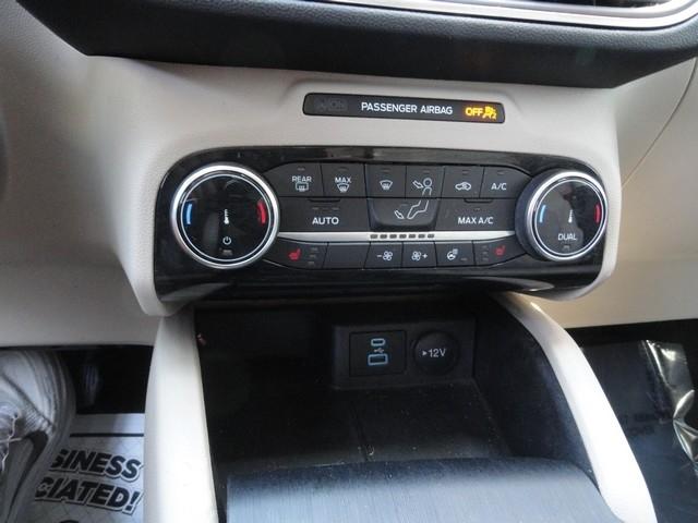 Ford Escape Titanium AWD 2022