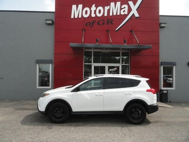Toyota RAV4 AWD 4dr LE (Natl) 2013