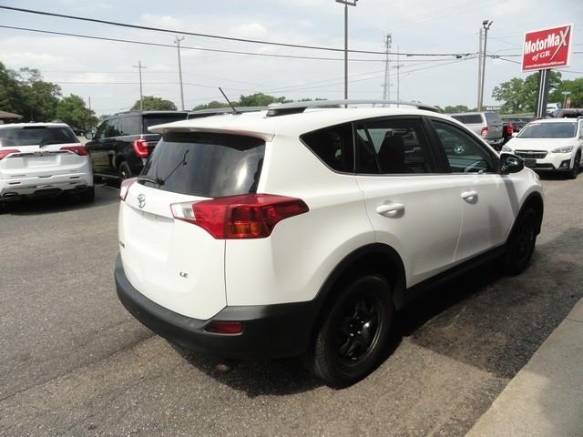 Toyota RAV4 AWD 4dr LE (Natl) 2013