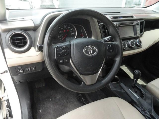Toyota RAV4 AWD 4dr LE (Natl) 2013
