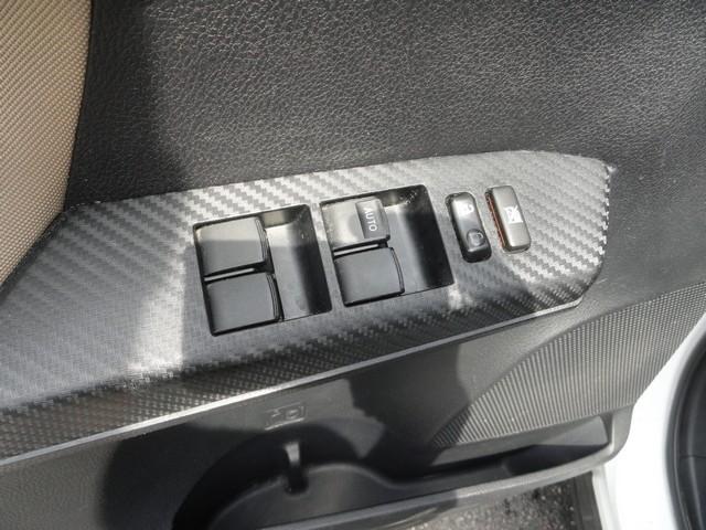 Toyota RAV4 AWD 4dr LE (Natl) 2013