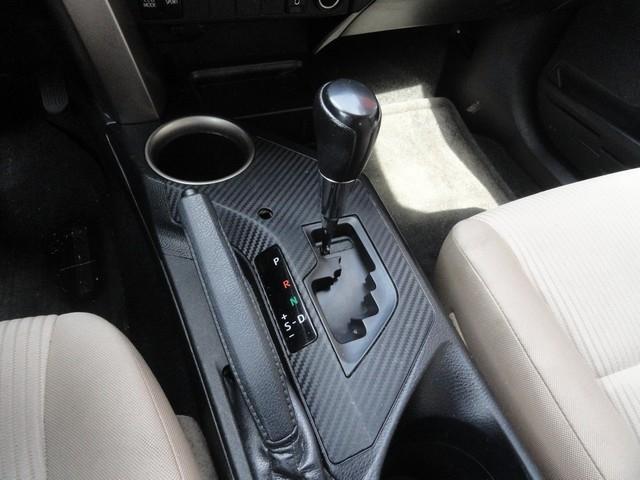 Toyota RAV4 AWD 4dr LE (Natl) 2013