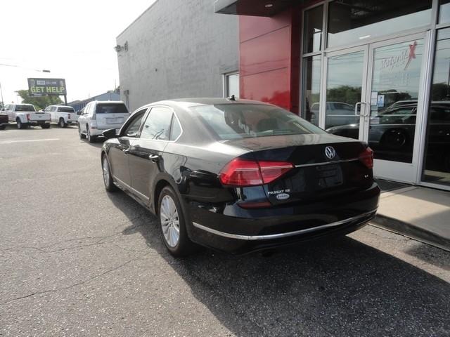 Volkswagen Passat 4dr Sdn 1.8T Auto SE PZEV 2016