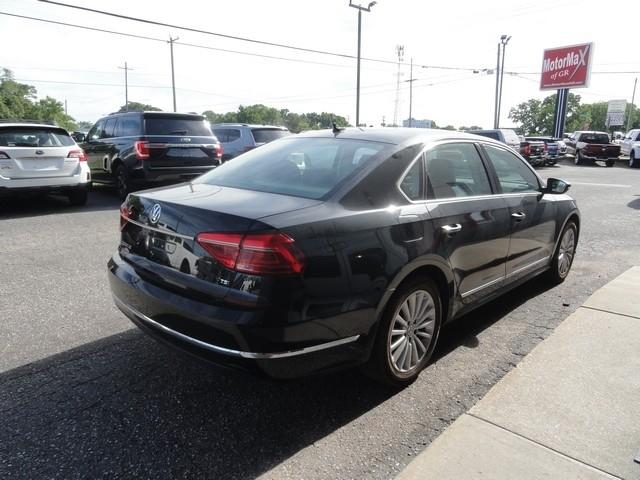 Volkswagen Passat 4dr Sdn 1.8T Auto SE PZEV 2016