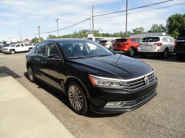 Volkswagen Passat 4dr Sdn 1.8T Auto SE PZEV 2016