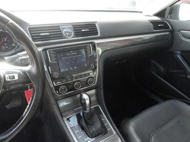 Volkswagen Passat 4dr Sdn 1.8T Auto SE PZEV 2016