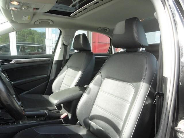 Volkswagen Passat 4dr Sdn 1.8T Auto SE PZEV 2016