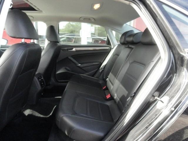 Volkswagen Passat 4dr Sdn 1.8T Auto SE PZEV 2016
