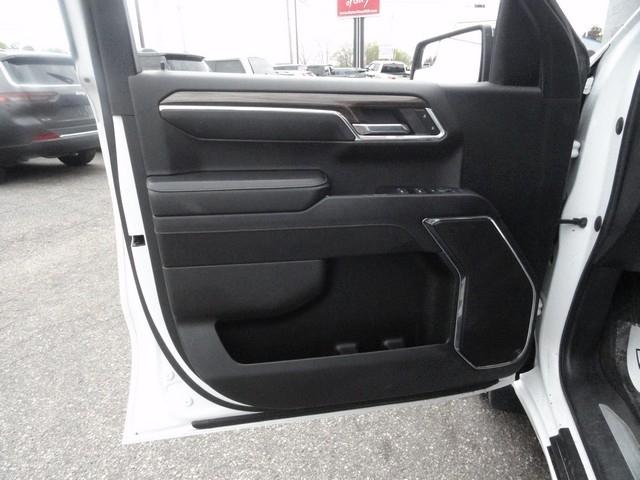 Chevrolet Silverado 1500 4WD Crew Cab 157" LT 2023