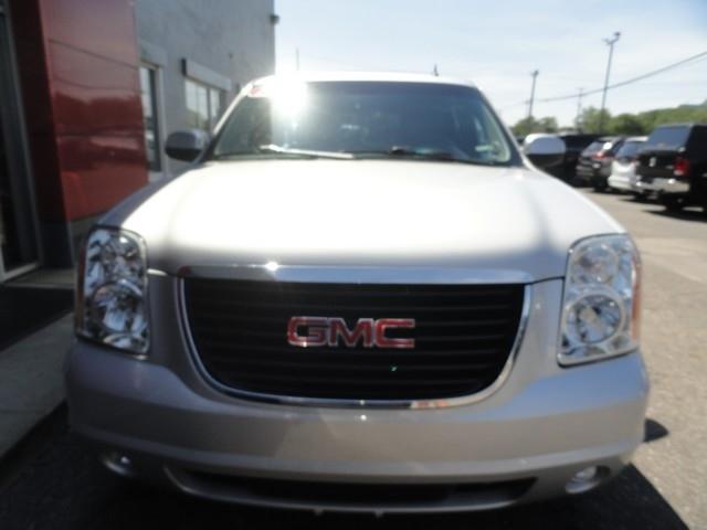 GMC Yukon 4WD 4dr SLT 2014