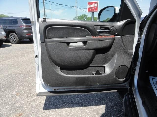 GMC Yukon 4WD 4dr SLT 2014