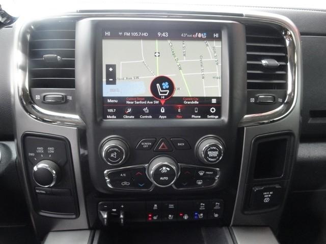 RAM 2500 Laramie 4x4 Crew Cab 6'4" Box 2018