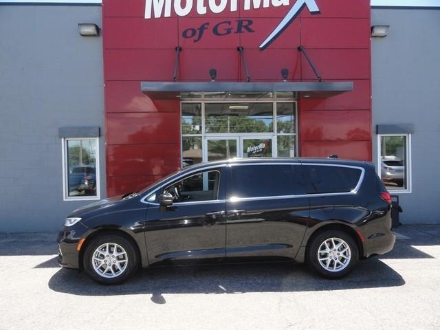 Chrysler Pacifica Touring L FWD 2023