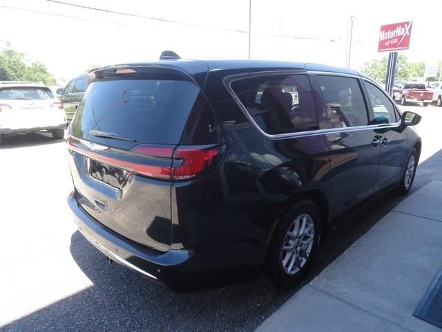 Chrysler Pacifica Touring L FWD 2023
