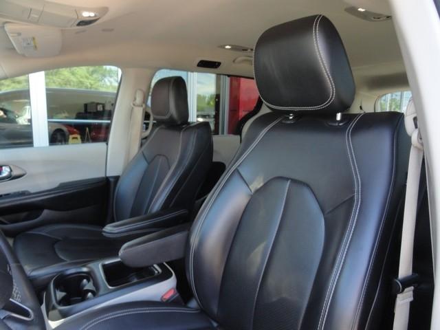 Chrysler Pacifica Touring L FWD 2023