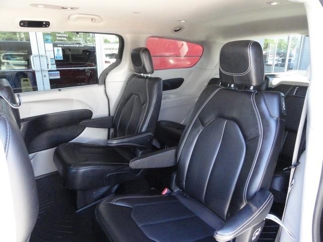Chrysler Pacifica Touring L FWD 2023