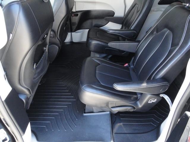 Chrysler Pacifica Touring L FWD 2023