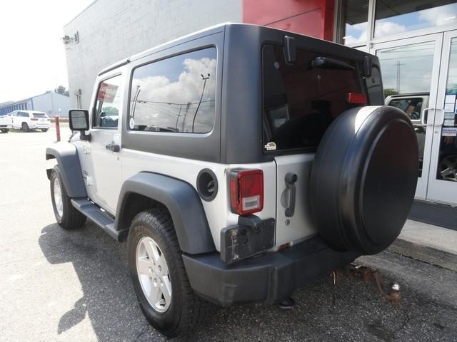Jeep Wrangler 4WD 2dr Sport 2011
