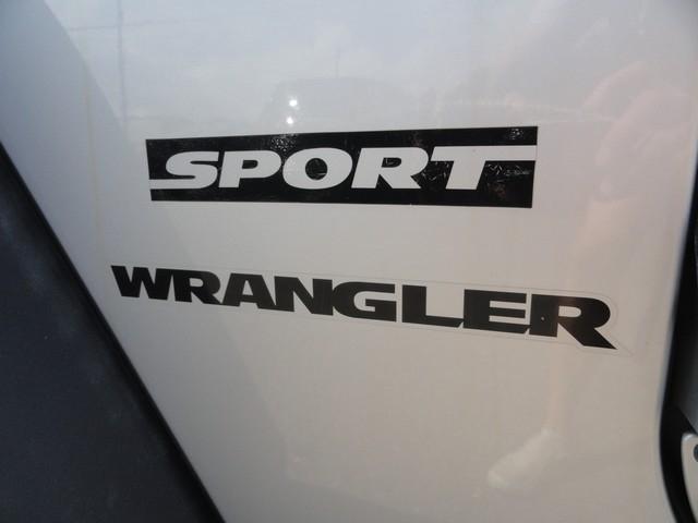 Jeep Wrangler 4WD 2dr Sport 2011