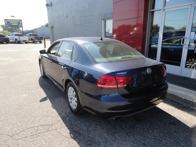 Volkswagen Passat 4dr Sdn 1.8T Auto Wolfsburg Ed PZEV 2014