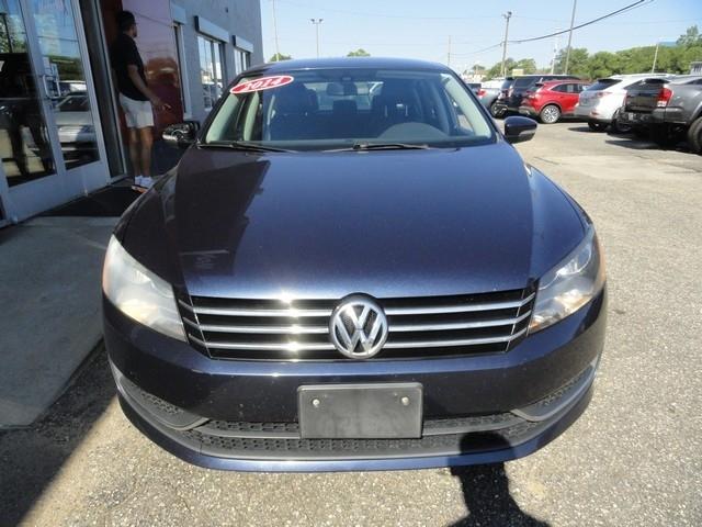 Volkswagen Passat 4dr Sdn 1.8T Auto Wolfsburg Ed PZEV 2014