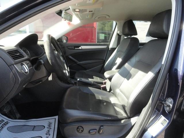 Volkswagen Passat 4dr Sdn 1.8T Auto Wolfsburg Ed PZEV 2014