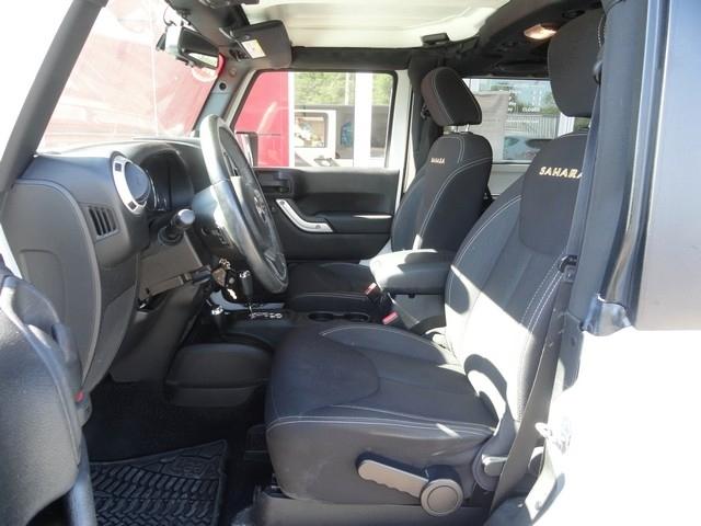 Jeep Wrangler 4WD 2dr Sahara 2013