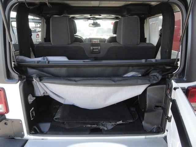 Jeep Wrangler 4WD 2dr Sahara 2013