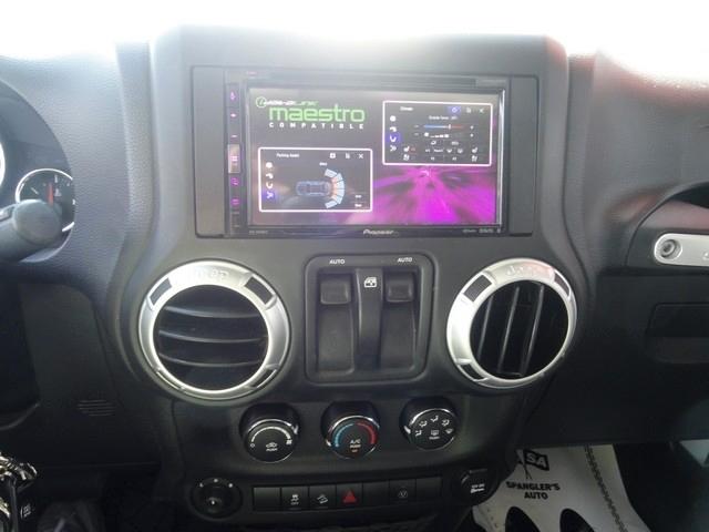 Jeep Wrangler 4WD 2dr Sahara 2013