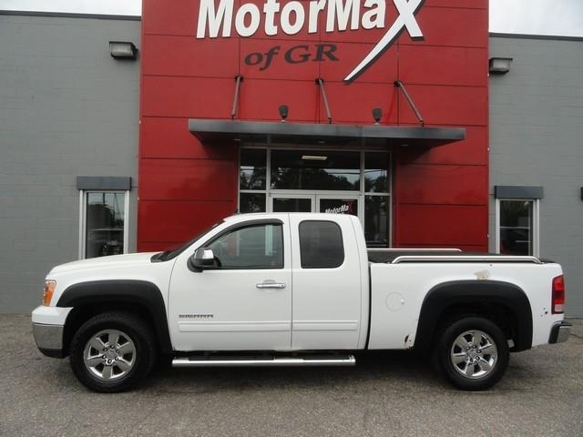 GMC Sierra 1500 4WD Ext Cab 143.5" SLT 2012