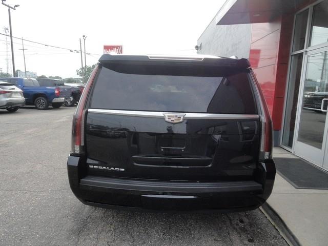 Cadillac Escalade 4WD 4dr Premium 2015