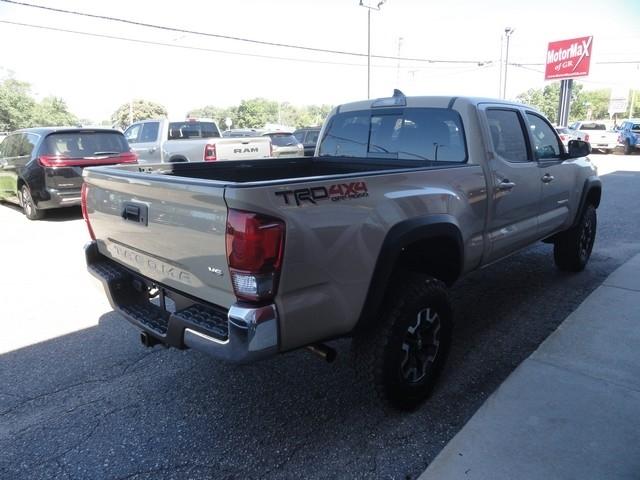 Toyota Tacoma photo 6