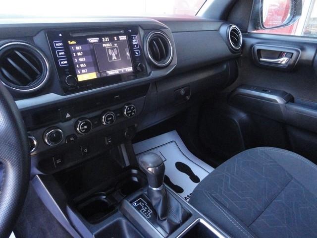 Toyota Tacoma photo 12