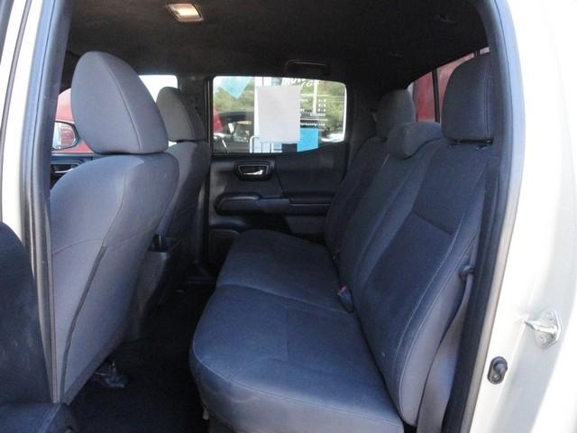 Toyota Tacoma photo 15