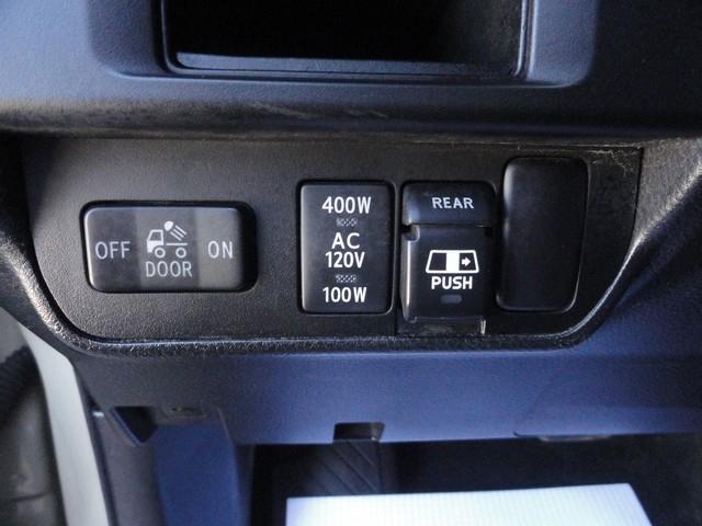 Toyota Tacoma photo 17