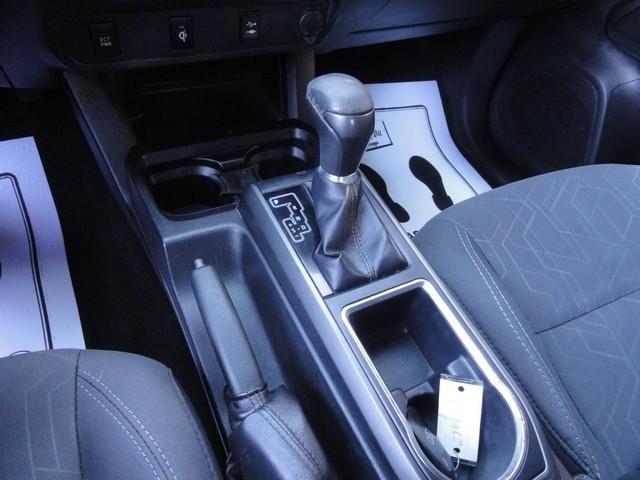 Toyota Tacoma photo 18