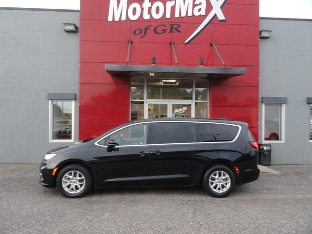 Chrysler Pacifica Touring L FWD 2023