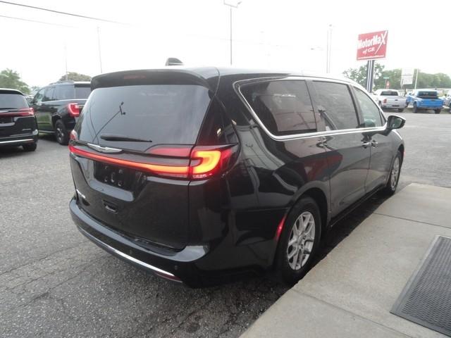 Chrysler Pacifica Touring L FWD 2023