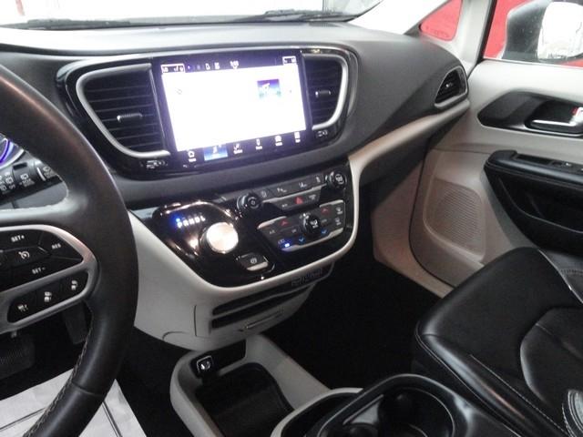 Chrysler Pacifica Touring L FWD 2023