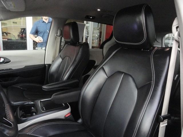 Chrysler Pacifica Touring L FWD 2023