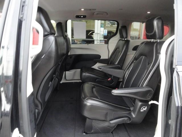 Chrysler Pacifica Touring L FWD 2023