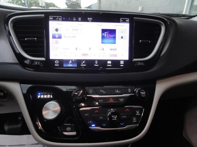 Chrysler Pacifica Touring L FWD 2023