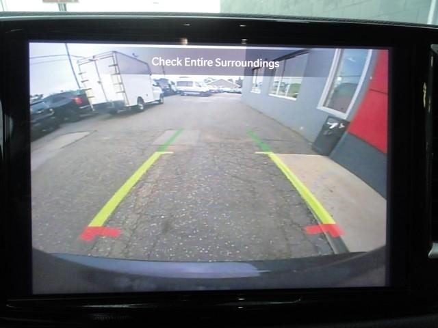 Chrysler Pacifica Touring L FWD 2023