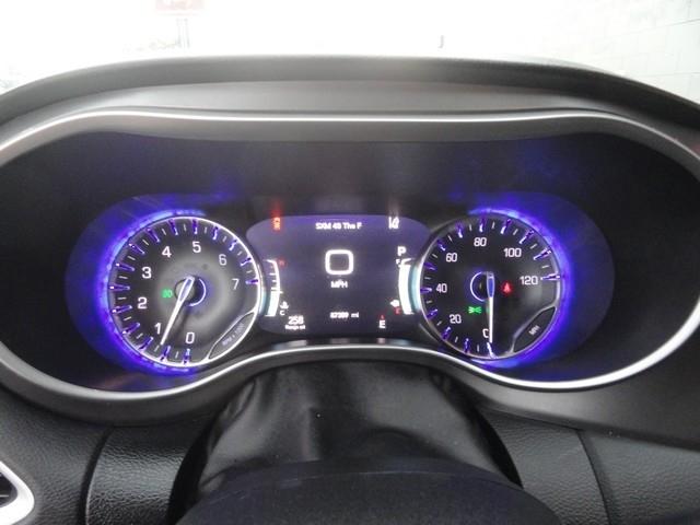 Chrysler Pacifica Touring L FWD 2023
