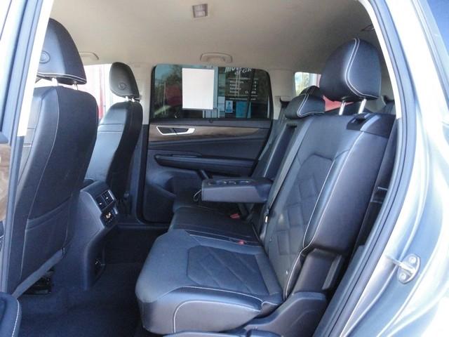 Volkswagen Atlas 2.0T SE w/Technology FWD 2025