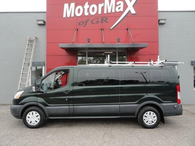 Ford Transit Wagon T-350 148" Low Roof XLT Swing-Out RH Dr 2017
