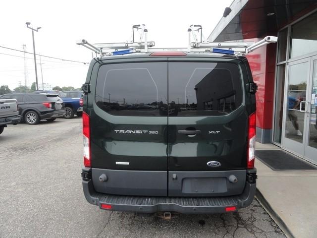 Ford Transit Wagon T-350 148" Low Roof XLT Swing-Out RH Dr 2017