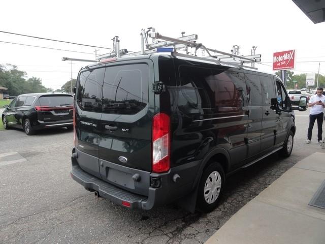 Ford Transit Wagon T-350 148" Low Roof XLT Swing-Out RH Dr 2017