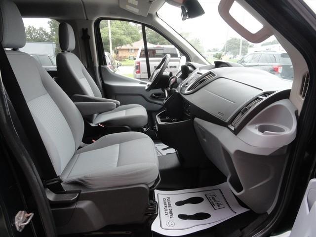 Ford Transit Wagon T-350 148" Low Roof XLT Swing-Out RH Dr 2017