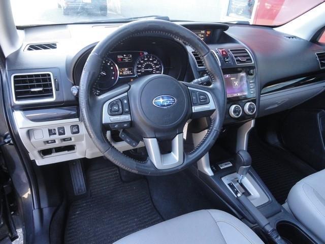 Subaru Forester 2.5i Limited CVT 2017